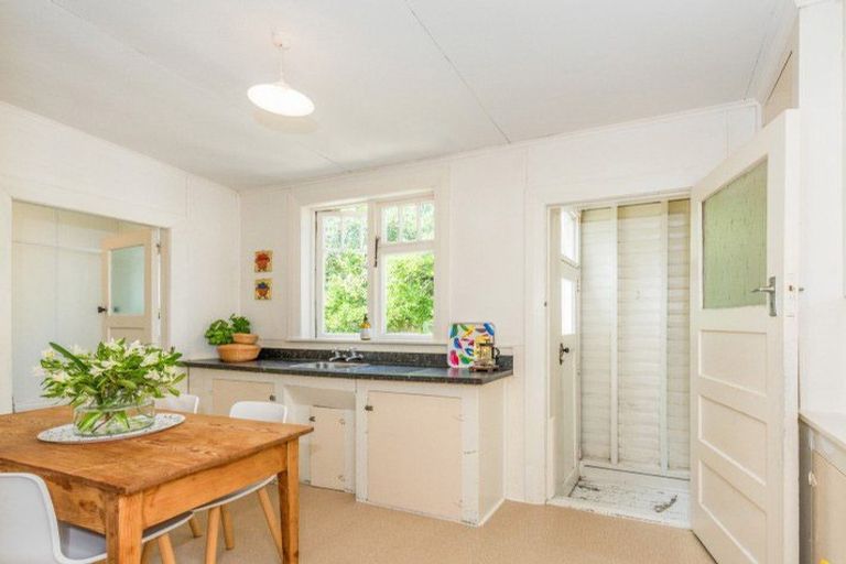 Photo of property in 1-2/6a Pohutukawa Street, Woburn, Lower Hutt, 5010