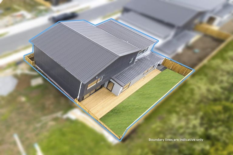 Photo of property in 33 Taipahitini Road, Rosehill, 2113