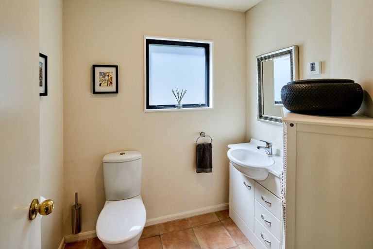 Photo of property in 2/139 Knights Road, Hutt Central, Lower Hutt, 5010