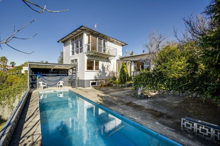 Photo of property in 109 Chaucer Road, Hospital Hill, Napier, 4110