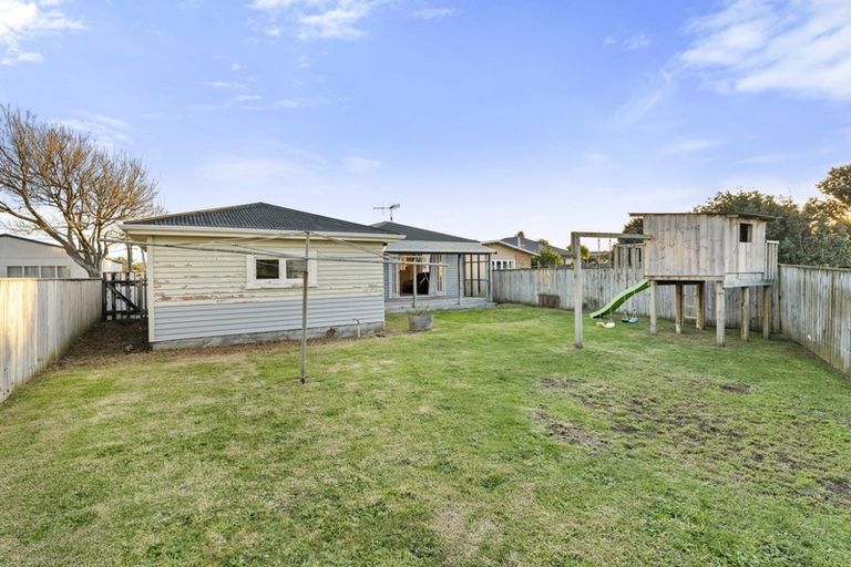 Photo of property in 27 Eatwell Avenue, Paraparaumu Beach, Paraparaumu, 5032