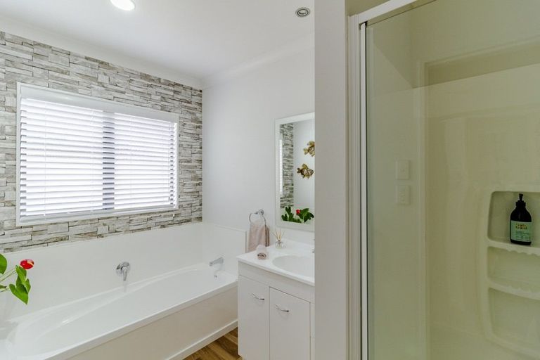 Photo of property in 17 Pania Place, Poraiti, Napier, 4112