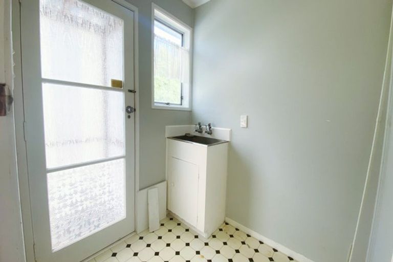 Photo of property in 4 Tree View Avenue, Glenfield, Auckland, 0629