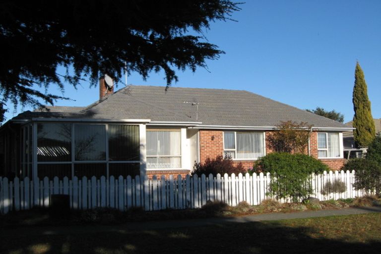 Photo of property in 2/1 Gregory Avenue, Islington, Christchurch, 8042