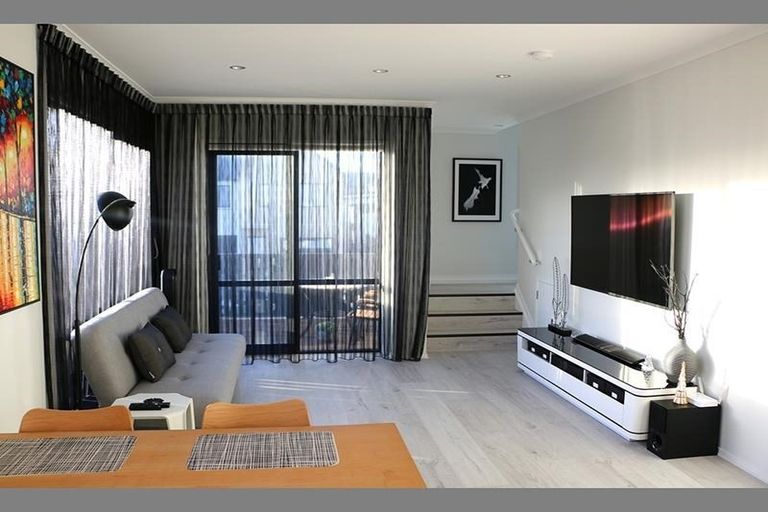 Photo of property in 1 Onekiritea Road, Hobsonville, Auckland, 0616