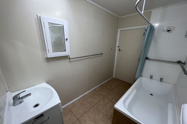 Photo of property in 5 Ranfurly Street, Hokowhitu, Palmerston North, 4410