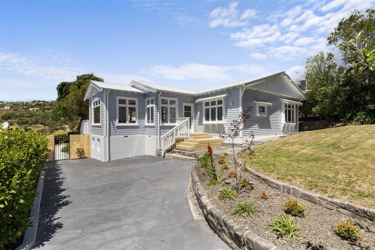 Photo of property in 61 Moncks Spur Road, Redcliffs, Christchurch, 8081