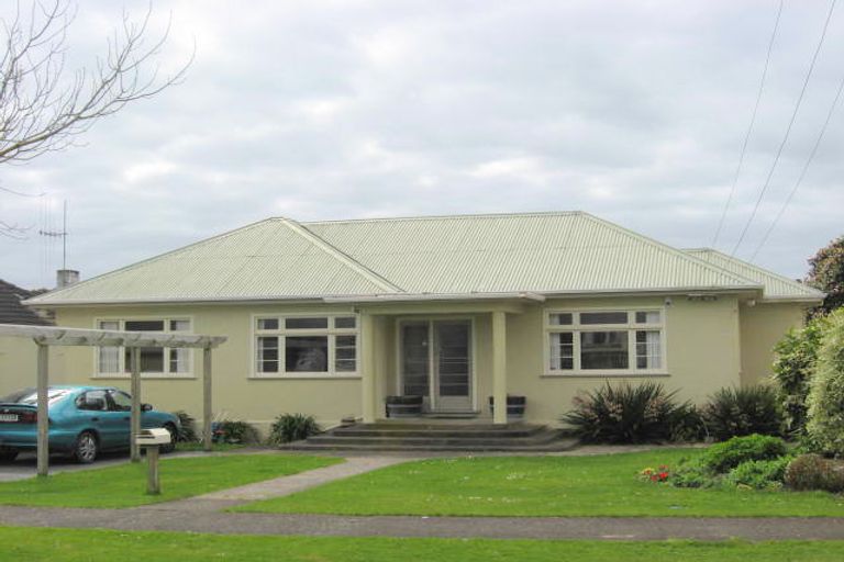 Photo of property in 24 Dudley Street, Levin, 5510