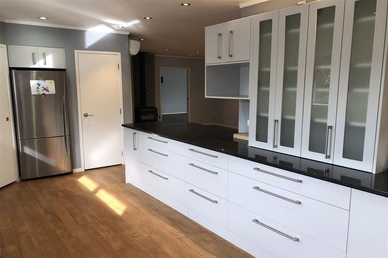 Photo of property in 5 Towra Place, Botany Downs, Auckland, 2010