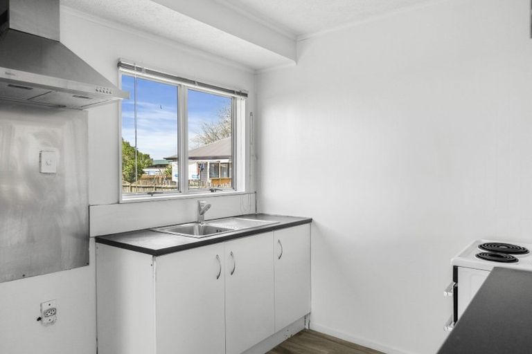 Photo of property in 496 Roscommon Road, Clendon Park, Auckland, 2103