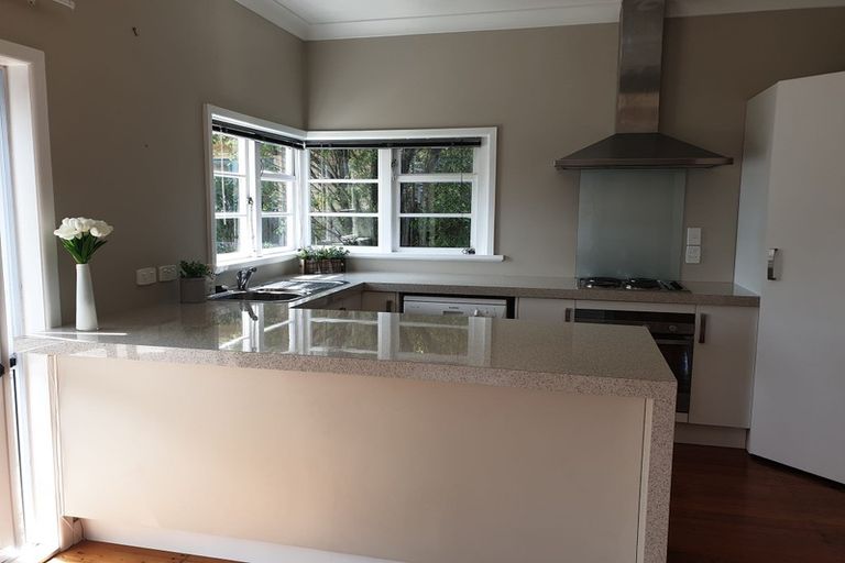 Photo of property in 15 Saint Ronans Avenue, Waterloo, Lower Hutt, 5011