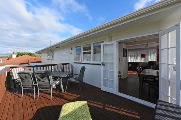Photo of property in 42a Kowhai Avenue, Ebdentown, Upper Hutt, 5018