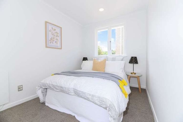 Photo of property in 130 Atkinson Road, Titirangi, Auckland, 0604