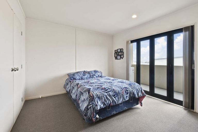 Photo of property in 6/11 Jack Conway Avenue, Manukau, Auckland, 2104