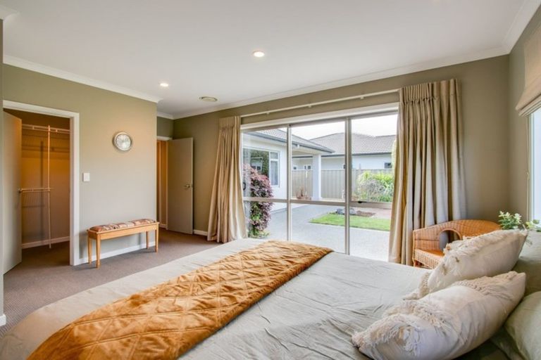 Photo of property in 18 Pania Place, Poraiti, Napier, 4112
