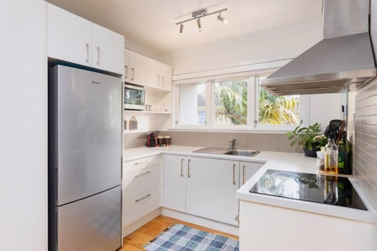 Photo of property in 1/12 Tomlinson Street, Hillpark, Auckland, 2102