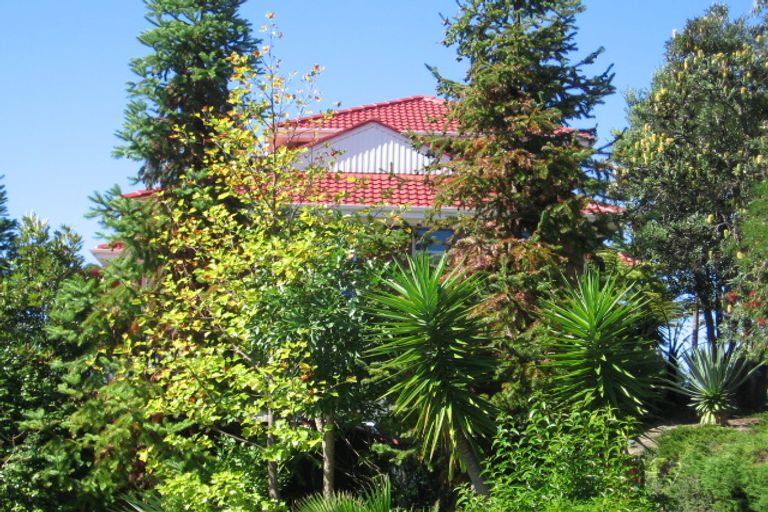 Photo of property in 2 Malters Place, Browns Bay, Auckland, 0630