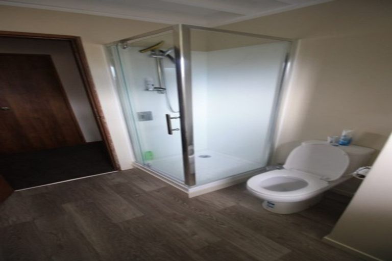 Photo of property in 6 Adams Place, Kelvin Grove, Palmerston North, 4414