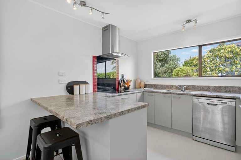 Photo of property in 1/1a Gordon Avenue, Forrest Hill, Auckland, 0620