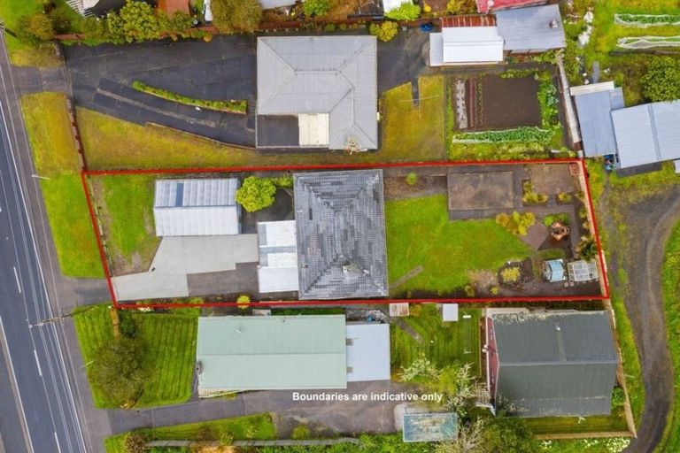 Photo of property in 238 Henderson Valley Road, Henderson, Auckland, 0612