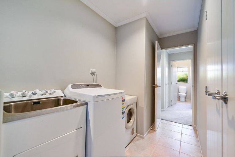 Photo of property in 12 Everton Place, Grandview Heights, Hamilton, 3200