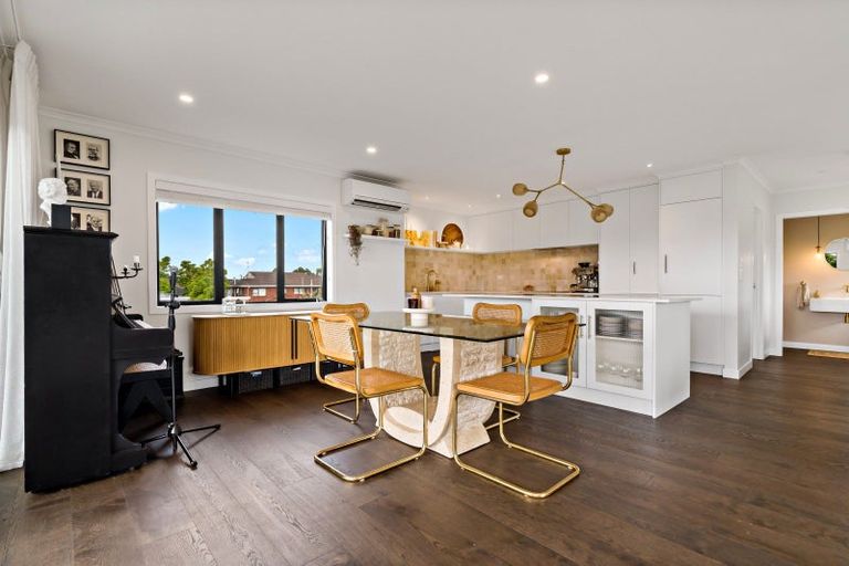 Photo of property in 5c Woodward Avenue, Mangere Bridge, Auckland, 2022