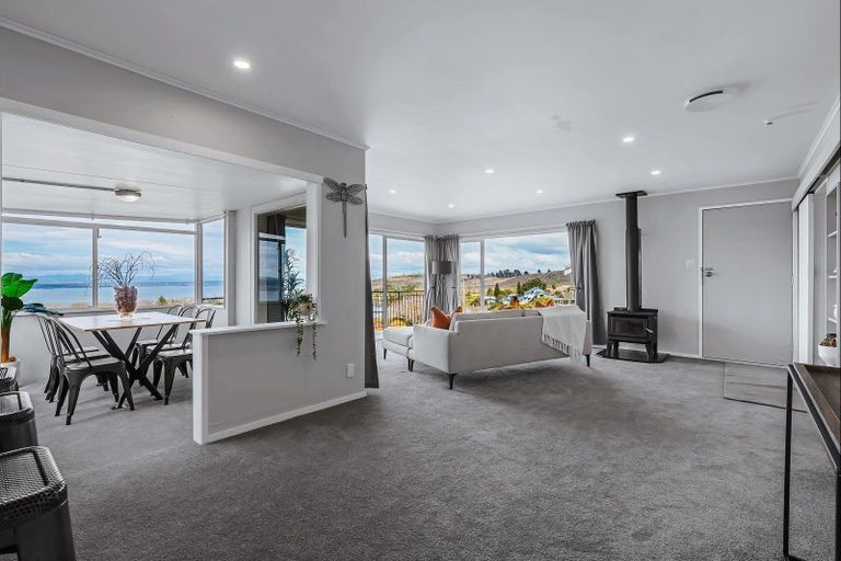 Photo of property in 88 Wakeman Road, Acacia Bay, Taupo, 3330
