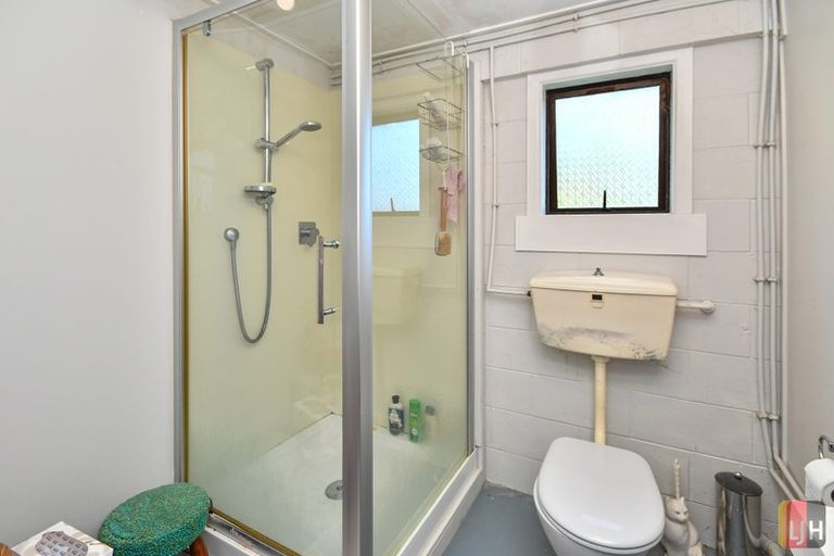 Photo of property in 20 Renwick Street, Papakura, 2110