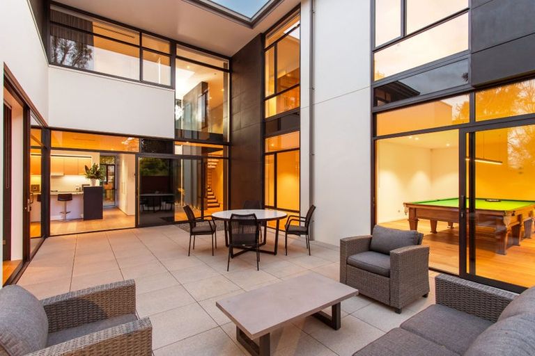 Photo of property in 91 Carlton Mill Road, Merivale, Christchurch, 8014