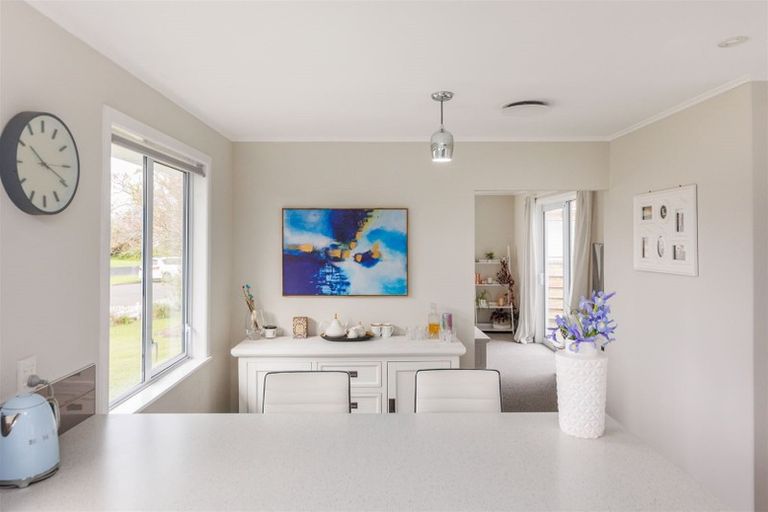 Photo of property in 10 Peters Avenue, Cloverlea, Palmerston North, 4412