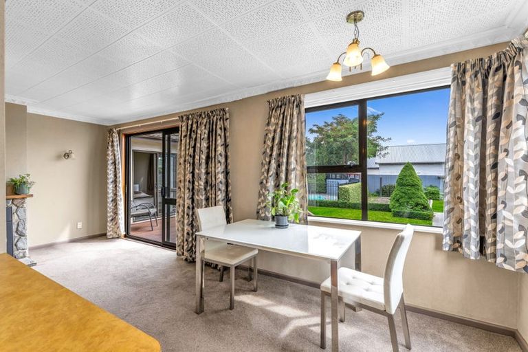 Photo of property in 6 Earnslaw Crescent, Bryndwr, Christchurch, 8053