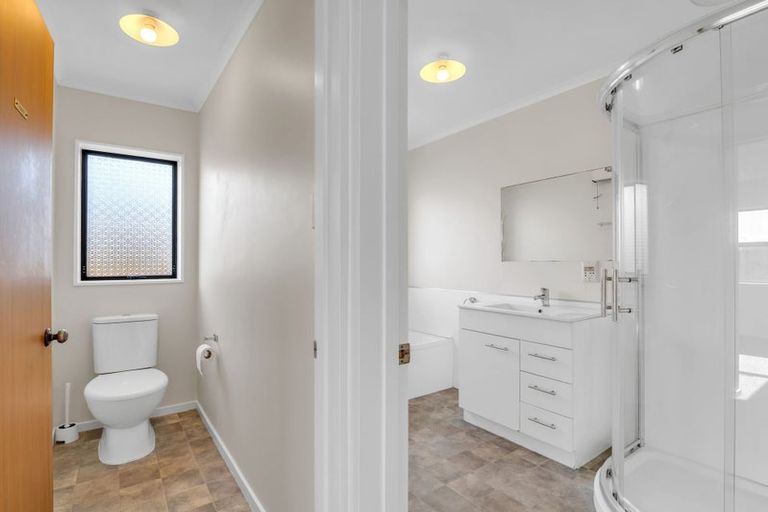 Photo of property in 28 Freyberg Street, Roslyn, Palmerston North, 4414