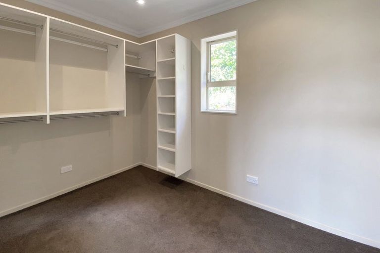 Photo of property in 19 Bunker Way, Strathmore Park, Wellington, 6022