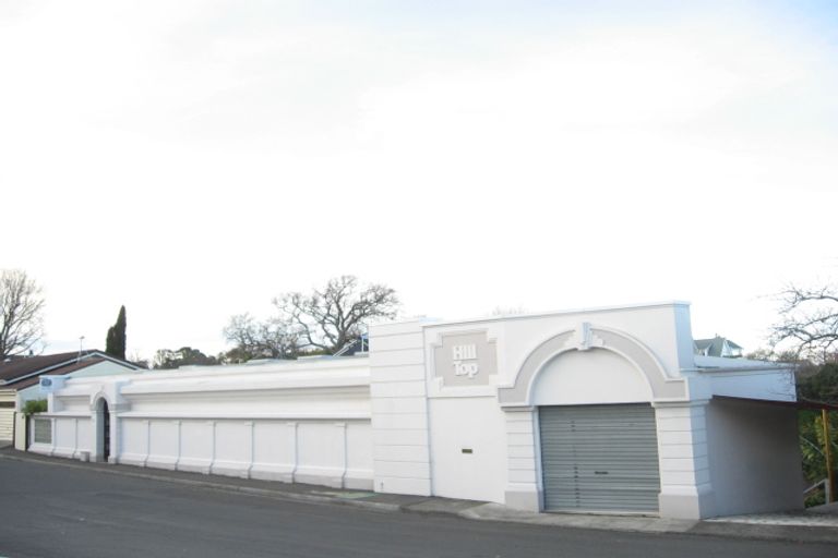 Photo of property in 27 Thompson Road, Bluff Hill, Napier, 4110