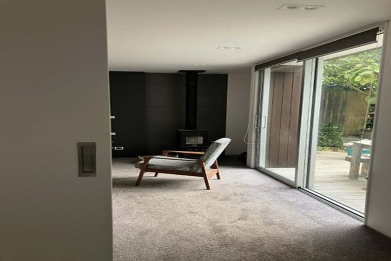 Photo of property in 133 Northland Road, Northland, Wellington, 6012