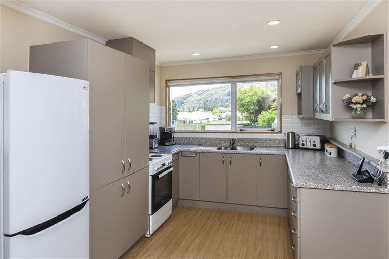 Photo of property in 2/81 Port Hills Road, Heathcote Valley, Christchurch, 8022