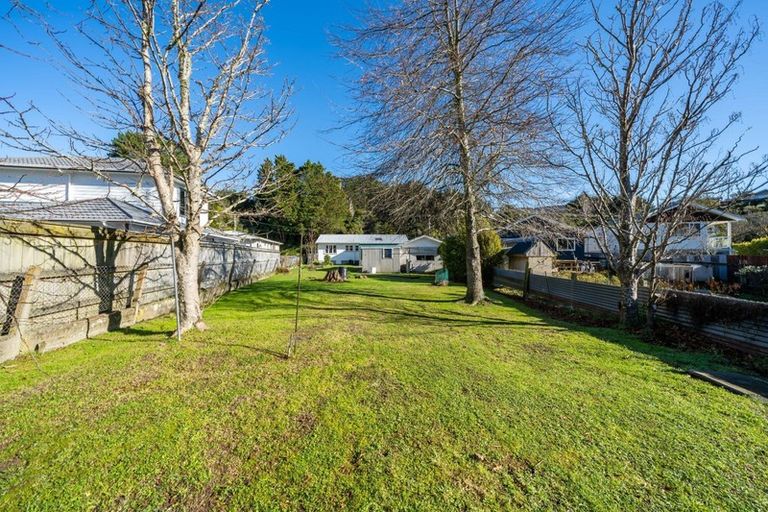Photo of property in 23 Pinehaven Road, Pinehaven, Upper Hutt, 5019