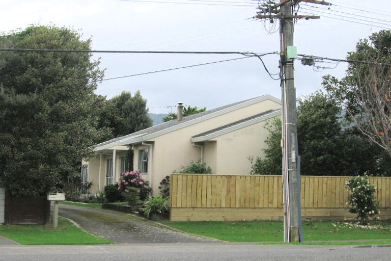 Photo of property in 285a Te Moana Road, Waikanae, 5036