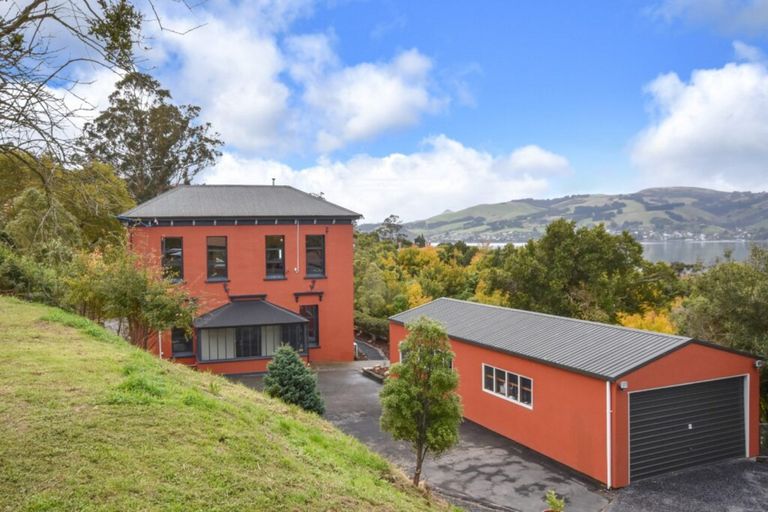 Photo of property in 16 Ascog Road, Ravensbourne, Dunedin, 9022
