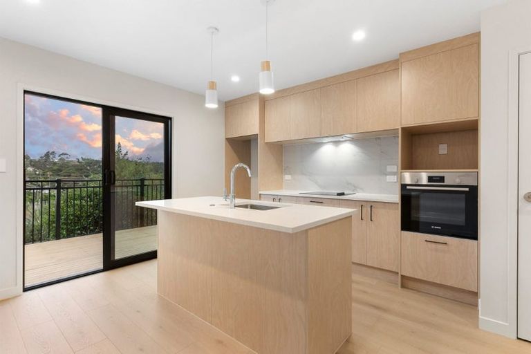Photo of property in 7 Awhi Lane, Massey, 0614