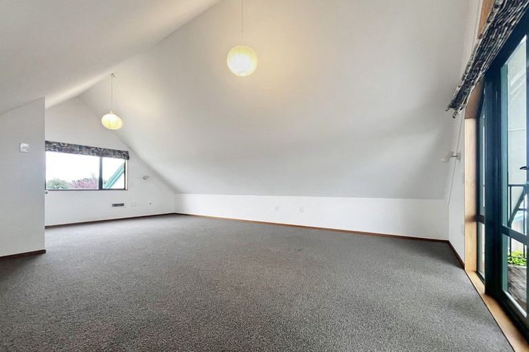 Photo of property in 86 Pahiatua Street, Hokowhitu, Palmerston North, 4410