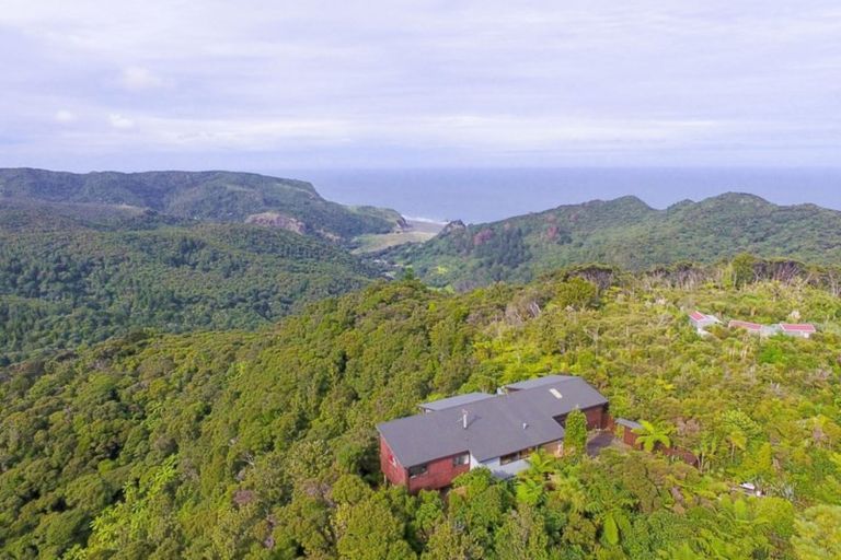 Photo of property in 209 Piha Road, Piha, New Lynn, 0772