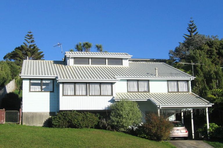 Photo of property in 114 Holborn Drive, Stokes Valley, Lower Hutt, 5019