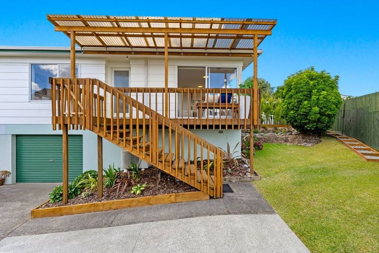 Photo of property in 2/43 Telstar Place, Beach Haven, Auckland, 0626