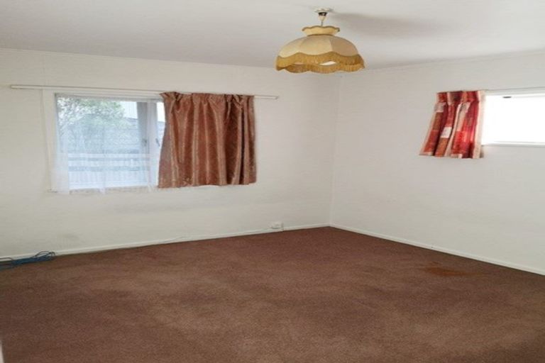 Photo of property in 33 Arrow Road, Forrest Hill, Auckland, 0620