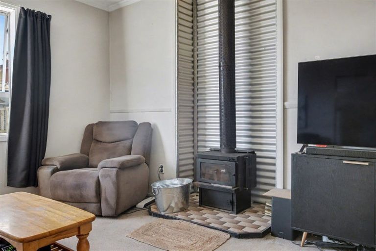 Photo of property in 136 Russell Street, Westport, 7825