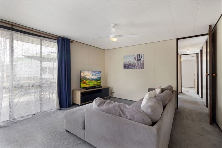 Photo of property in 34a Riserra Drive, Ranui, Auckland, 0612