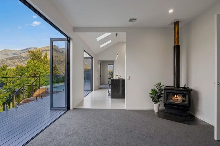 Photo of property in 4 Lindmore Lane, Lower Shotover, Queenstown, 9371