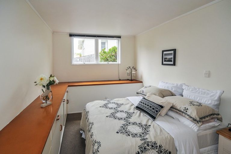 Photo of property in 105 Selwyn Crescent, Forrest Hill, Auckland, 0620