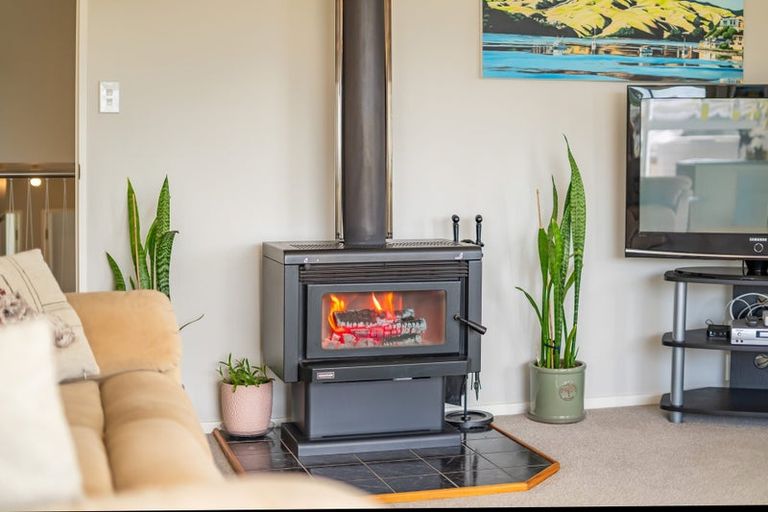 Photo of property in 6 Langwell Place, Papakowhai, Porirua, 5024